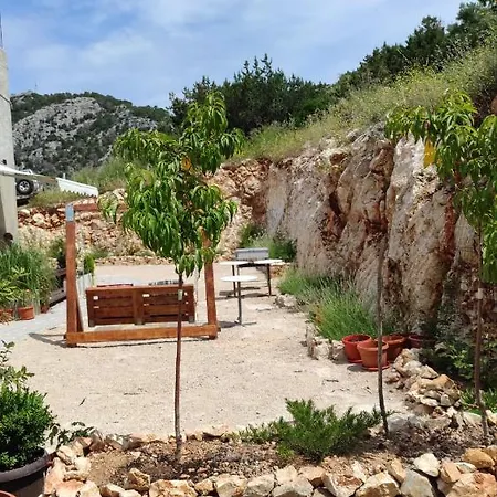 Antea Hvar * هفار